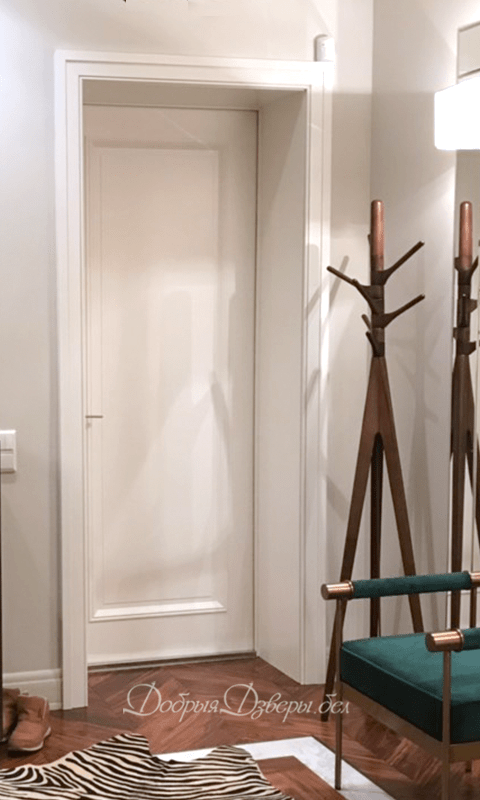 Дизайнерская металлическая дверь в квартиру
